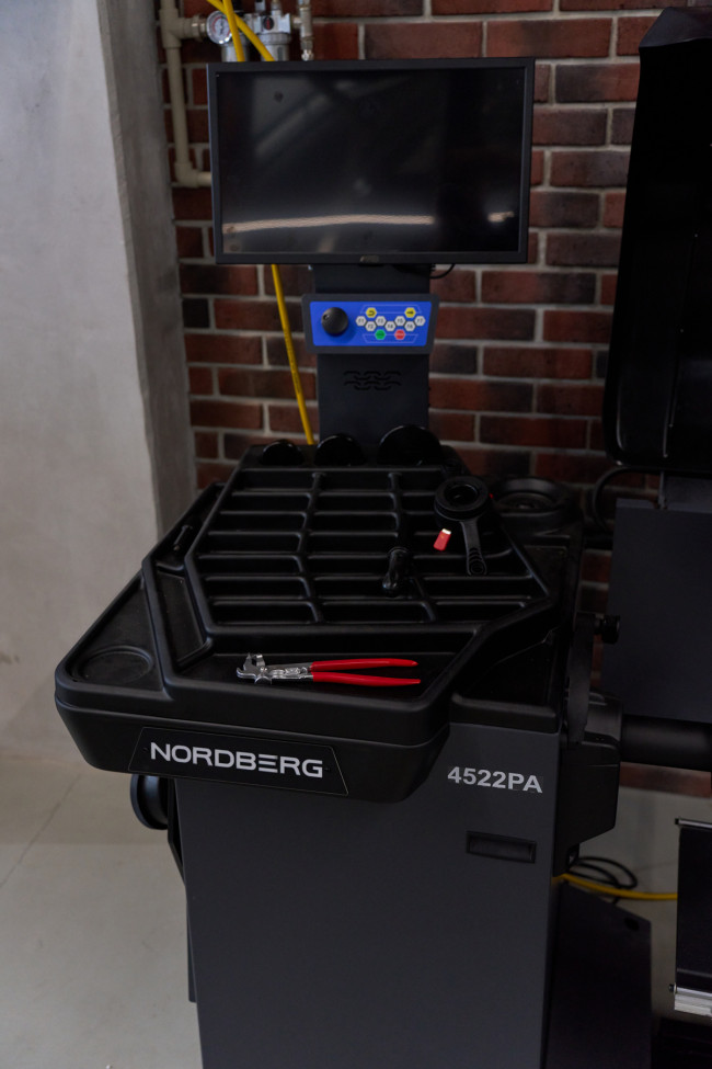 Станок балансировочный автоматический с дисплеем NORDBERG 4522PA 01-00002065распродатьостатки Станок балансировочный автоматический с дисплеем NORDBERG 4522PA 01-00002065распродатьостатки