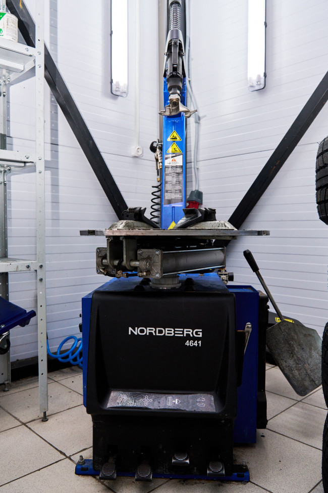 Станок шиномонтажный 380V автомат, 2х скоростн, зажимы 14-26" NORDBERG 4641_380 ЦБ-00009237 Станок шиномонтажный 380V автомат, 2х скоростн, зажимы 14-26" NORDBERG 4641_380 ЦБ-00009237