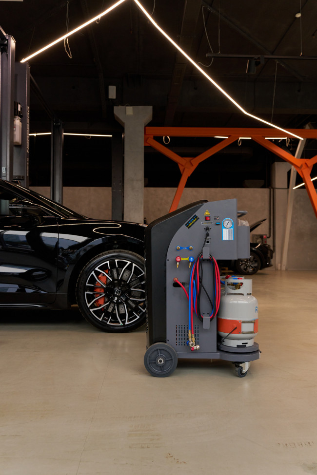 Установка автомат для заправки автомобильных кондиционеров (R134a+R1234yf) NORDBERG NF17 01-00005845