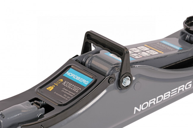 Домкрат подкатной для автолюбителя в кейсе, 2 т NORDBERG N32022GEC 01-00003605 Домкрат подкатной для автолюбителя в кейсе, 2 т NORDBERG N32022GEC 01-00003605